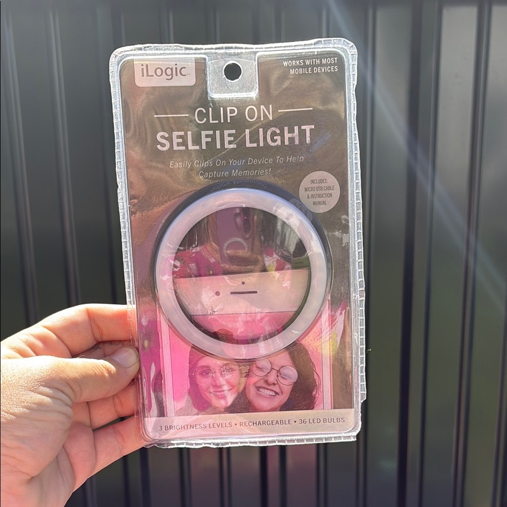 iLogic Clip On Selfie Light